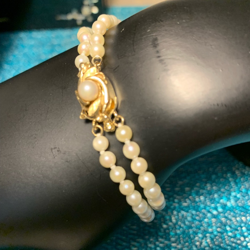 Vintage 14 k clasp pearl bracelet - Picture 2 of 9